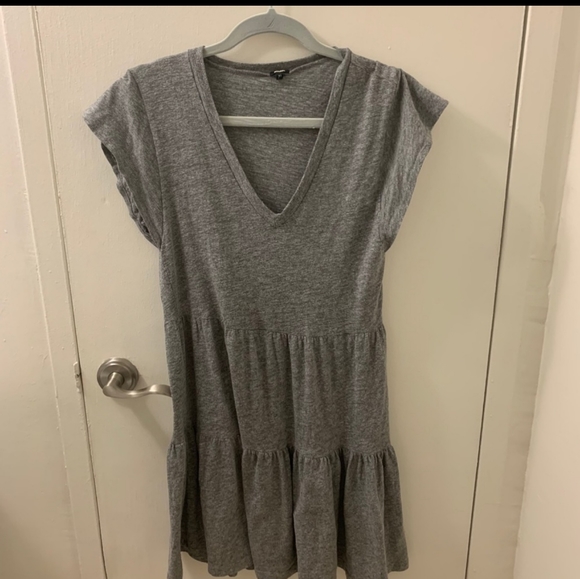 Monrow Ruffle Dress - Picture 6 of 7